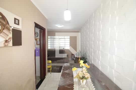 Sala de casa à venda com 3 quartos, 186m² em Parque Peruche, São Paulo