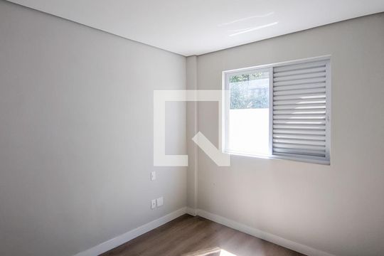 Quarto de apartamento à venda com 3 quartos, 78m² em Sagrada Família, Belo Horizonte