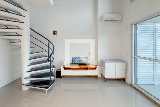 Sala de apartamento para alugar com 1 quarto, 60m² em Ipiranga, São Paulo
