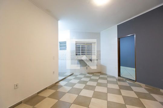 Casa para alugar com 1 quarto, 40m² em Parque Savoy City, São Paulo