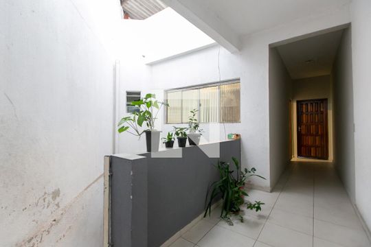 Corredor / Entrada de casa para alugar com 1 quarto, 40m² em Parque Savoy City, São Paulo