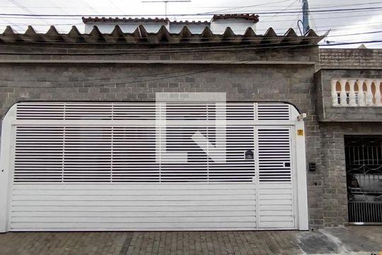 Fachada de casa à venda com 4 quartos, 206m² em Vila Cleonice, São Paulo