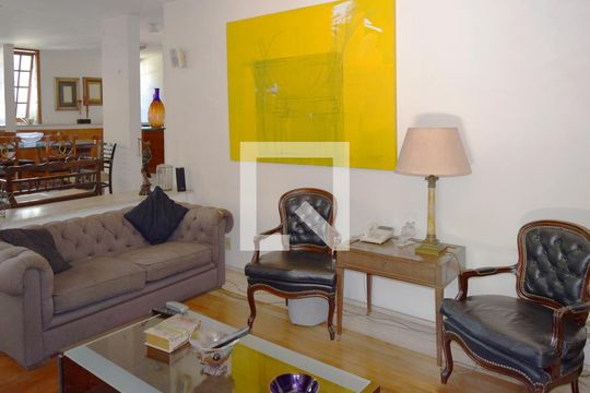 Sala de TV de casa à venda com 4 quartos, 535m² em Vila Ida, São Paulo