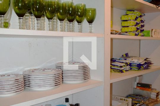 Despensa de casa à venda com 4 quartos, 535m² em Vila Ida, São Paulo