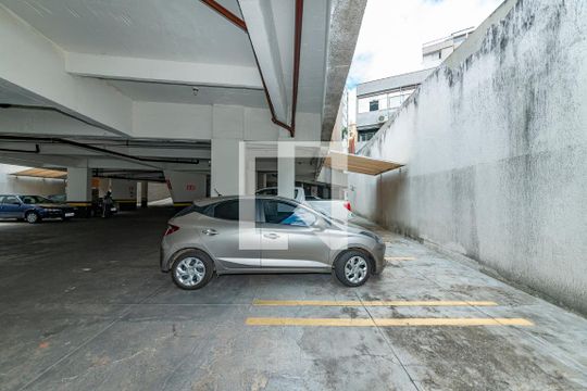 Garagem de apartamento à venda com 3 quartos, 80m² em Cidade Jardim, Belo Horizonte