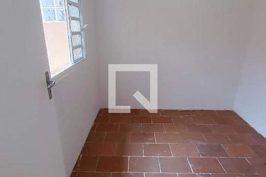 Edícula de casa para alugar com 3 quartos, 164m² em Jardim Monte Alegre, Taboão da Serra