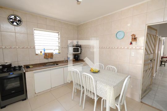 Cozinha de casa para alugar com 4 quartos, 170m² em Recanto dos Sonhos, São Paulo