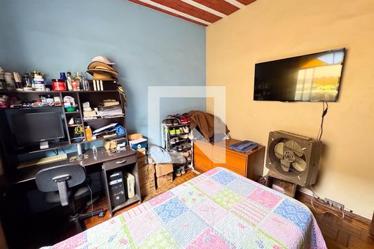 Quarto 2 de casa à venda com 4 quartos, 97m² em Centro, Contagem