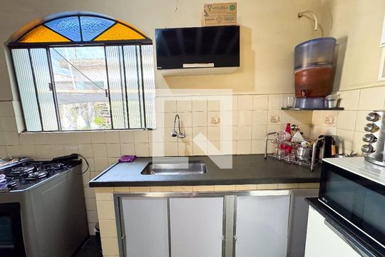 Cozinha de casa à venda com 4 quartos, 97m² em Centro, Contagem