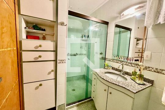 Banheiro de apartamento para alugar com 2 quartos, 90m² em Perdizes, São Paulo