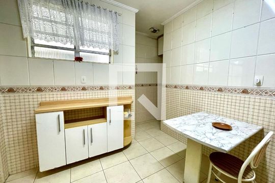 Cozinha de apartamento para alugar com 2 quartos, 90m² em Perdizes, São Paulo