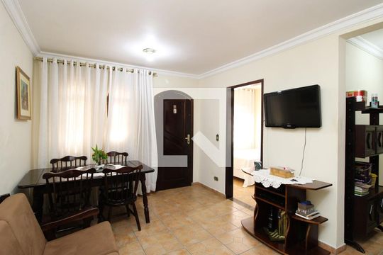 Casa à venda com 4 quartos, 190m² em Vila Nivi, São Paulo