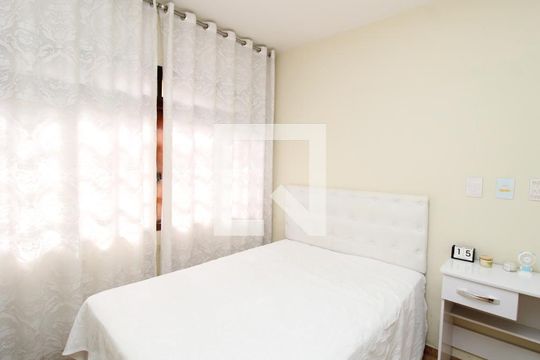 Quarto 1 de casa à venda com 4 quartos, 190m² em Vila Nivi, São Paulo