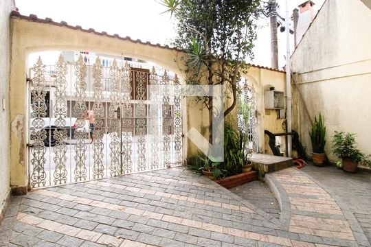 Garagem de casa à venda com 4 quartos, 190m² em Vila Nivi, São Paulo