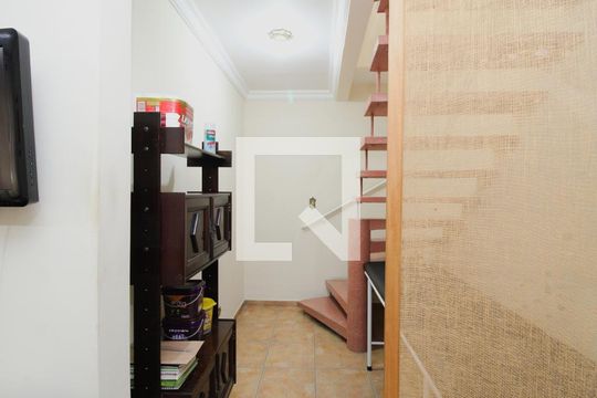 Sala de casa à venda com 4 quartos, 190m² em Vila Nivi, São Paulo