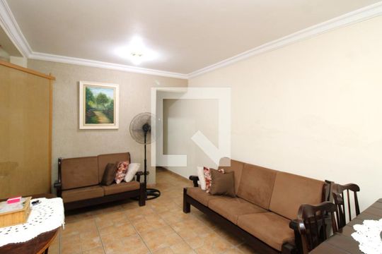 Sala de casa à venda com 4 quartos, 190m² em Vila Nivi, São Paulo