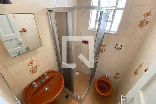 Banheiro de casa à venda com 1 quarto, 50m² em Piedade, Rio de Janeiro