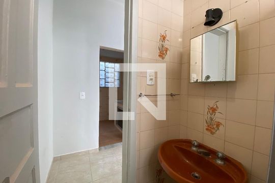 Banheiro de casa à venda com 1 quarto, 50m² em Piedade, Rio de Janeiro