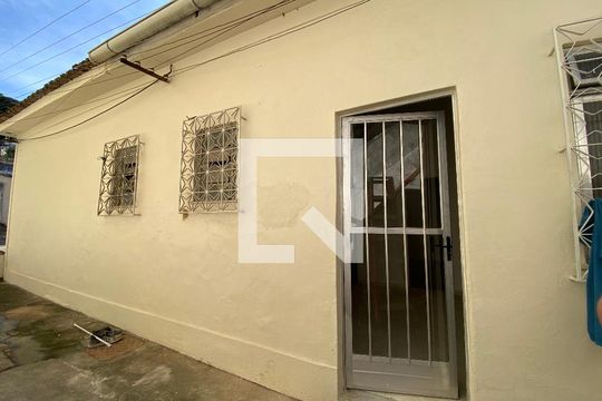 Fachada de casa à venda com 1 quarto, 50m² em Piedade, Rio de Janeiro