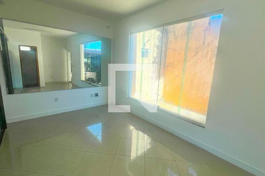 Sala de casa à venda com 3 quartos, 198m² em Novo Glória, Belo Horizonte