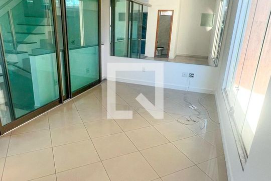 Sala de casa à venda com 3 quartos, 198m² em Novo Glória, Belo Horizonte