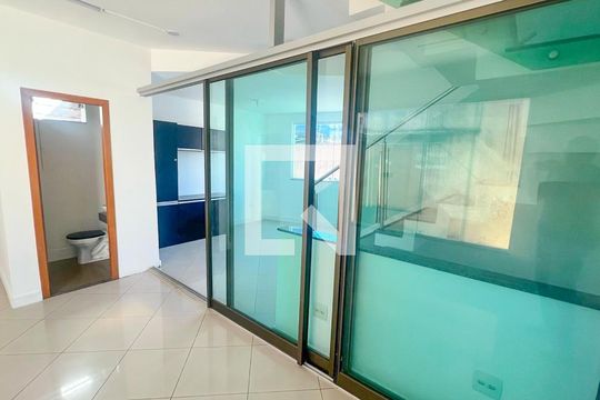 Sala de casa à venda com 3 quartos, 198m² em Novo Glória, Belo Horizonte