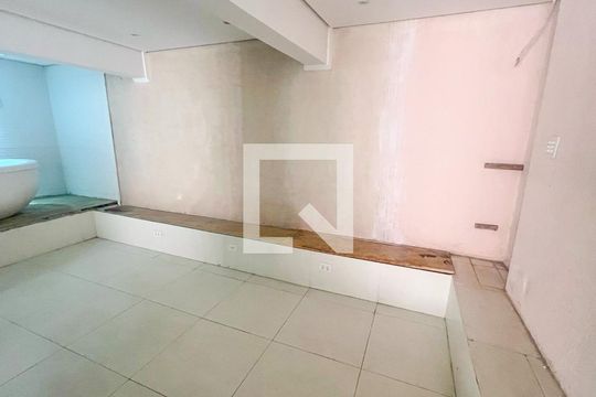 Área privativa de casa à venda com 3 quartos, 198m² em Novo Glória, Belo Horizonte