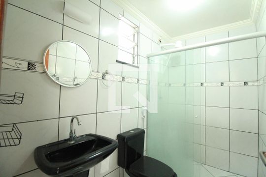 Banheiro de apartamento para alugar com 1 quarto, 38m² em Politeama, Salvador