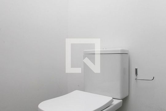 Banheiro de kitnet/studio à venda com 1 quarto, 28m² em Centro Histórico, Porto Alegre