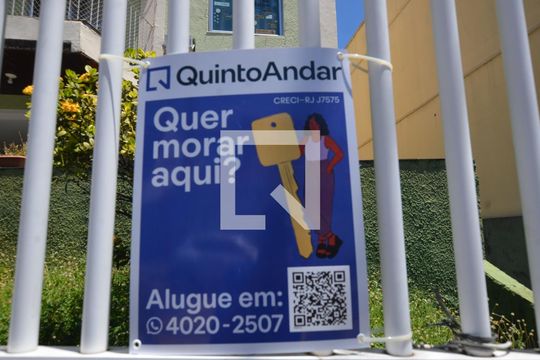 Placa de apartamento para alugar com 2 quartos, 65m² em Osvaldo Cruz, Rio de Janeiro