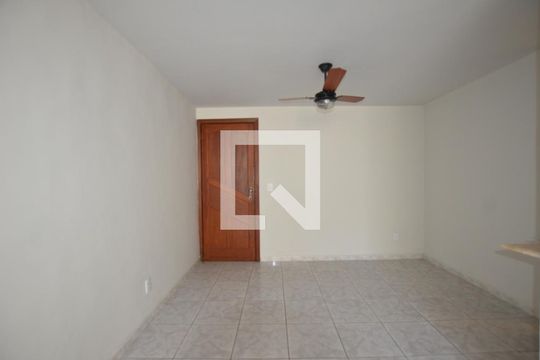 Sala de apartamento para alugar com 2 quartos, 65m² em Osvaldo Cruz, Rio de Janeiro