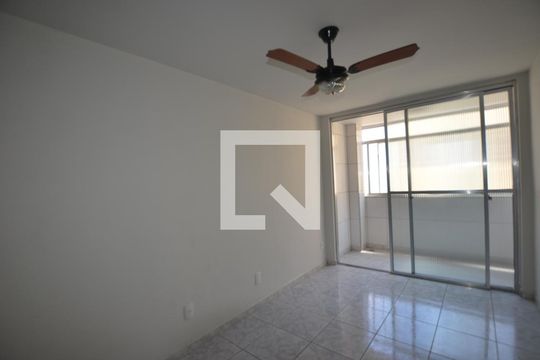 Sala de apartamento para alugar com 2 quartos, 65m² em Osvaldo Cruz, Rio de Janeiro