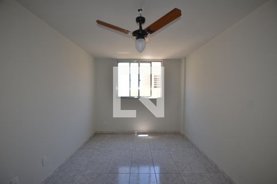 Quarto 1 de apartamento para alugar com 2 quartos, 65m² em Osvaldo Cruz, Rio de Janeiro