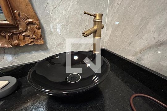 Lavabo de casa à venda com 2 quartos, 170m² em Méier, Rio de Janeiro