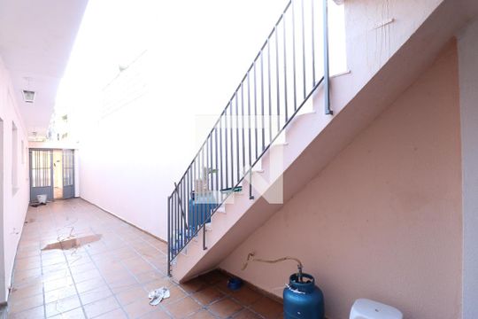 Quintal de casa à venda com 2 quartos, 117m² em Vila Ipojuca, São Paulo
