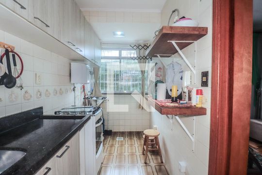 Cozinha e Área de Serviço de apartamento à venda com 1 quarto, 52m² em Passo da Areia, Porto Alegre