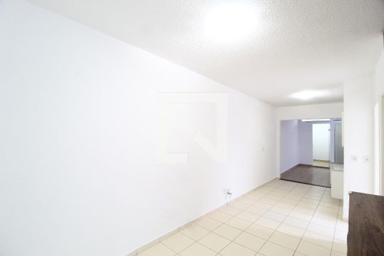 Sala de casa de condomínio para alugar com 3 quartos, 90m² em Aclimação, Uberlândia