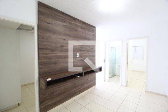 Sala de casa de condomínio para alugar com 3 quartos, 90m² em Aclimação, Uberlândia