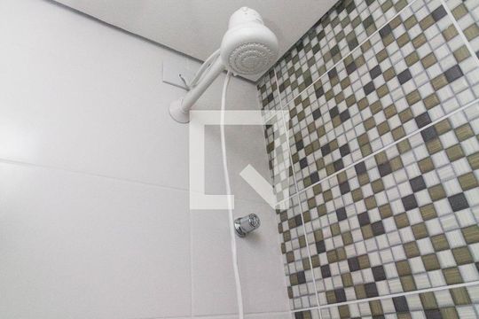 Banheiro de apartamento para alugar com 2 quartos, 35m² em Vila Carrão, São Paulo