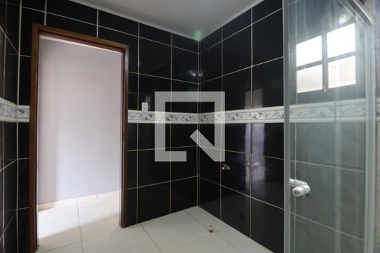 Banheiro Casa 1 de casa à venda com 4 quartos, 125m² em Fátima, Canoas
