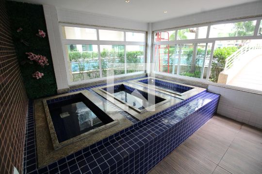 Banho Romano de kitnet/studio à venda com 1 quarto, 40m² em Taquara, Rio de Janeiro