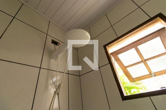 Detalhe do banheiro de casa para alugar com 2 quartos, 120m² em Jardim Central, Cotia