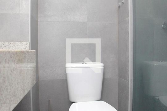 Banheiro de kitnet/studio para alugar com 1 quarto, 35m² em Mont’serrat, Porto Alegre