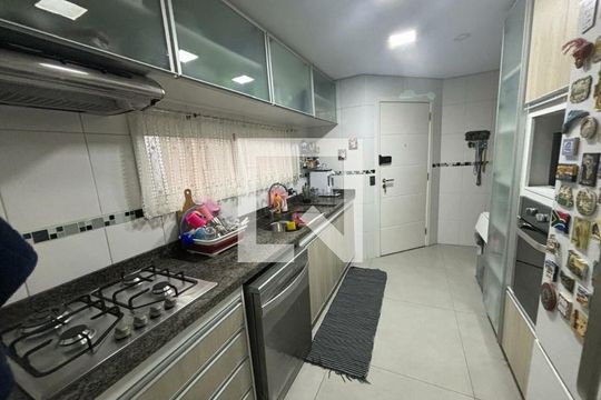 Apartamento para alugar com 4 quartos, 236m² em Vila Regente Feijó, São Paulo