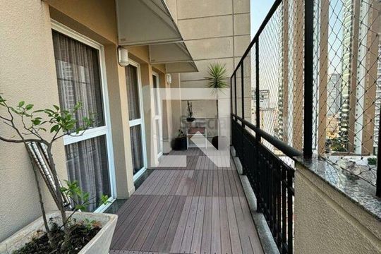 Apartamento para alugar com 4 quartos, 236m² em Vila Regente Feijó, São Paulo