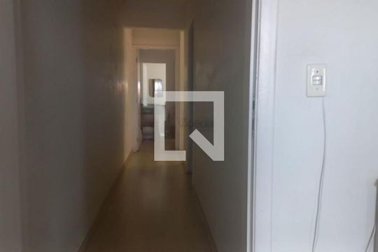 Casa à venda com 3 quartos, 240m² em Vila Carrão, São Paulo