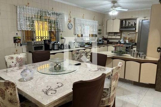 Casa à venda com 6 quartos, 330m² em Vila Ré, São Paulo