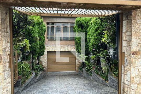 Casa à venda com 6 quartos, 330m² em Vila Ré, São Paulo