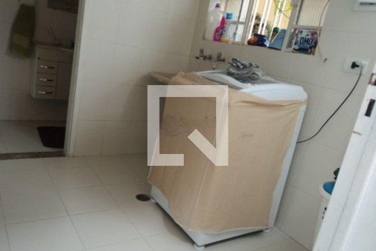 Casa à venda com 3 quartos, 260m² em Vila Libanesa, São Paulo