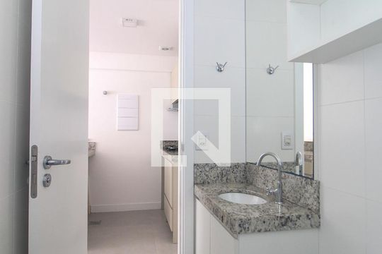 Banheiro de apartamento à venda com 1 quarto, 31m² em Cidade Baixa, Porto Alegre